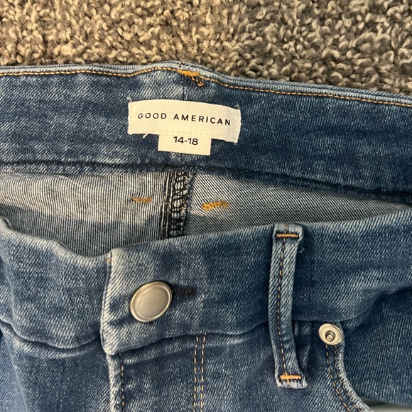 Good American “always fits” jeans size 14-18. NWOT - Picture 2 of 3